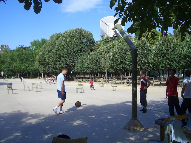 4月30日パリで初バスケットボール