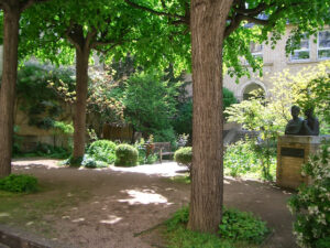 2009年5月あまりにも美しいキュリー研の中庭